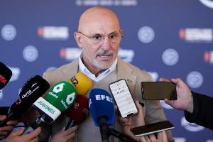 德拉富恩特:赫伊森有些轻微不适 西班牙拥有无尽的人才储备